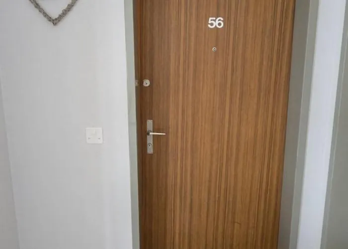 Apollo 56 - Neu Renovierte דירה לויקרבאד